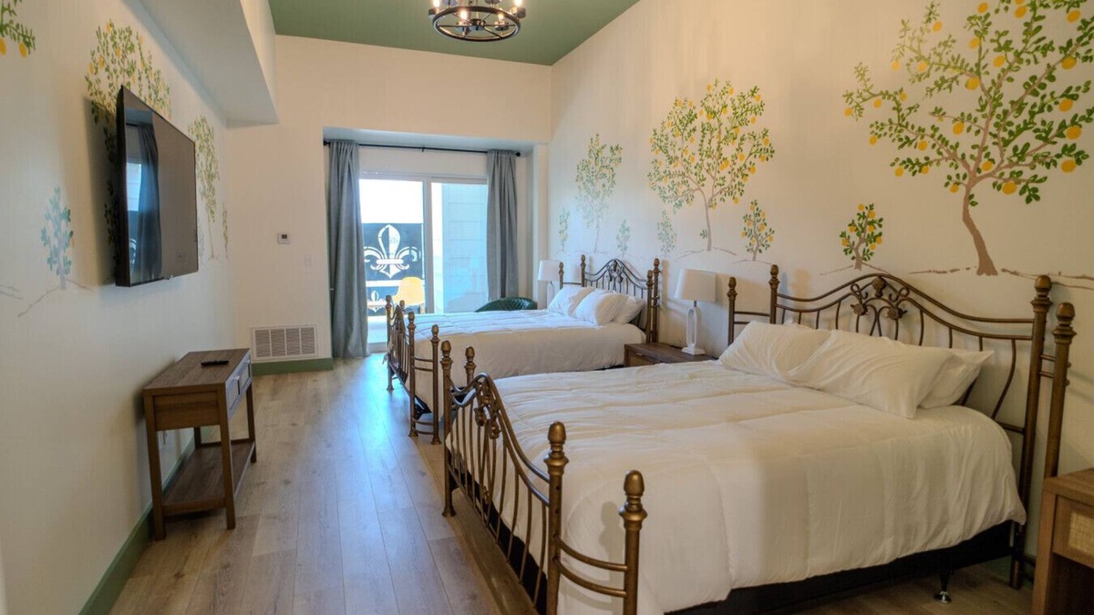 Biloxi Hotel | Downtown Ocean Springs Suite 204