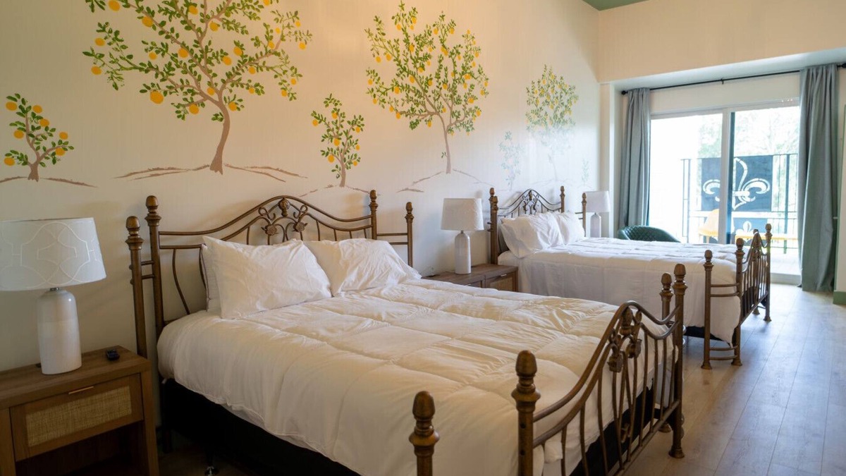 Biloxi Hotel | Downtown Ocean Springs Suite 206