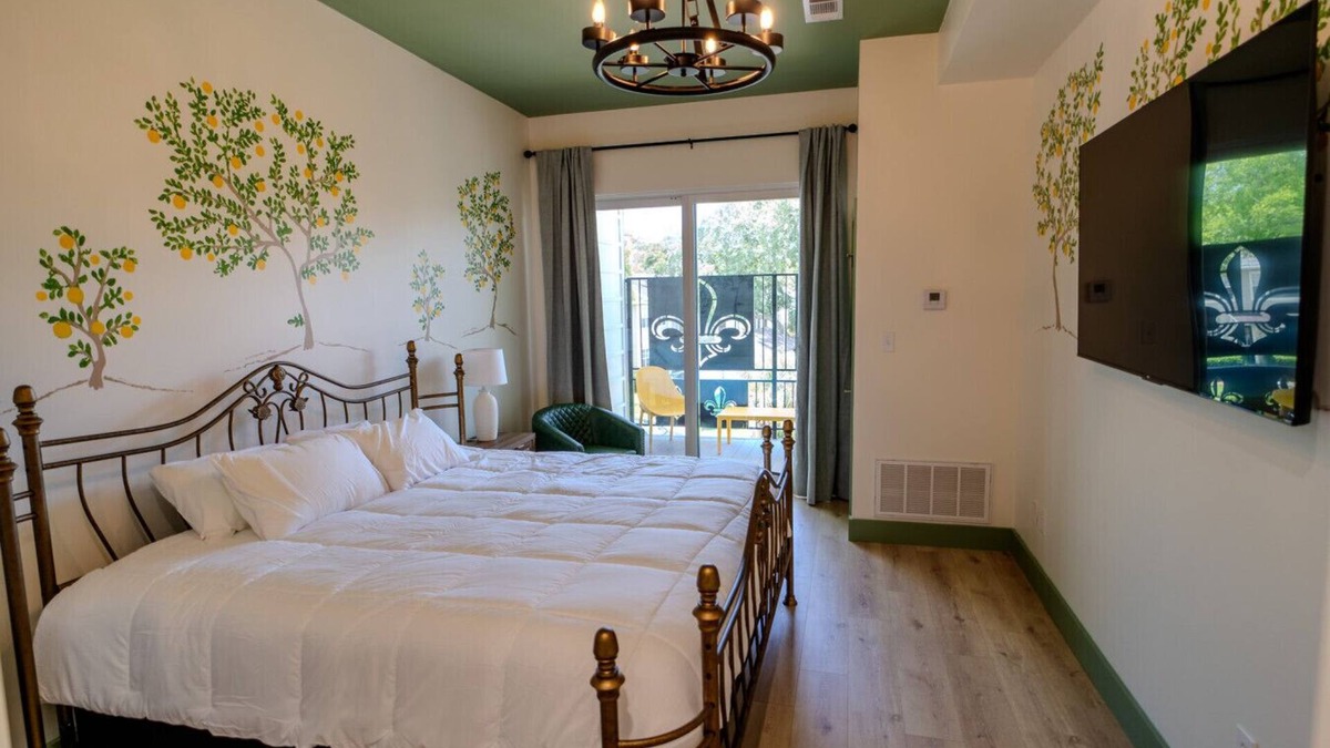 Biloxi Hotel | Downtown Ocean Springs Suite 208