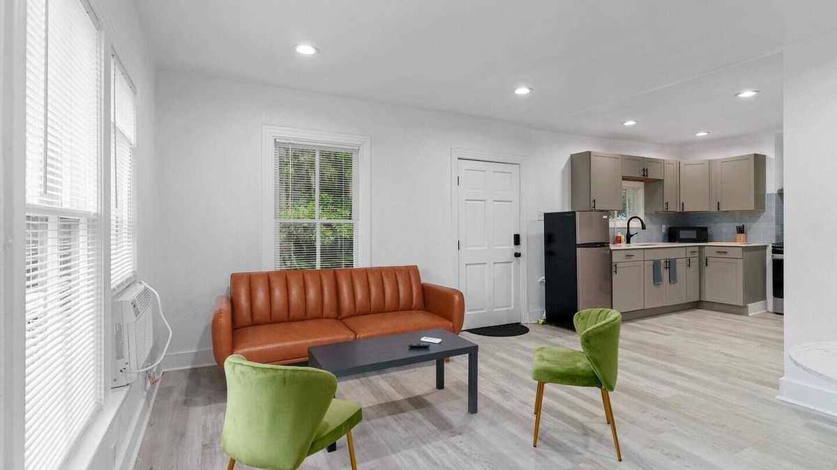 Lake Eola Heights House | Downtown Orlando 1BR Peaceful + Convenient