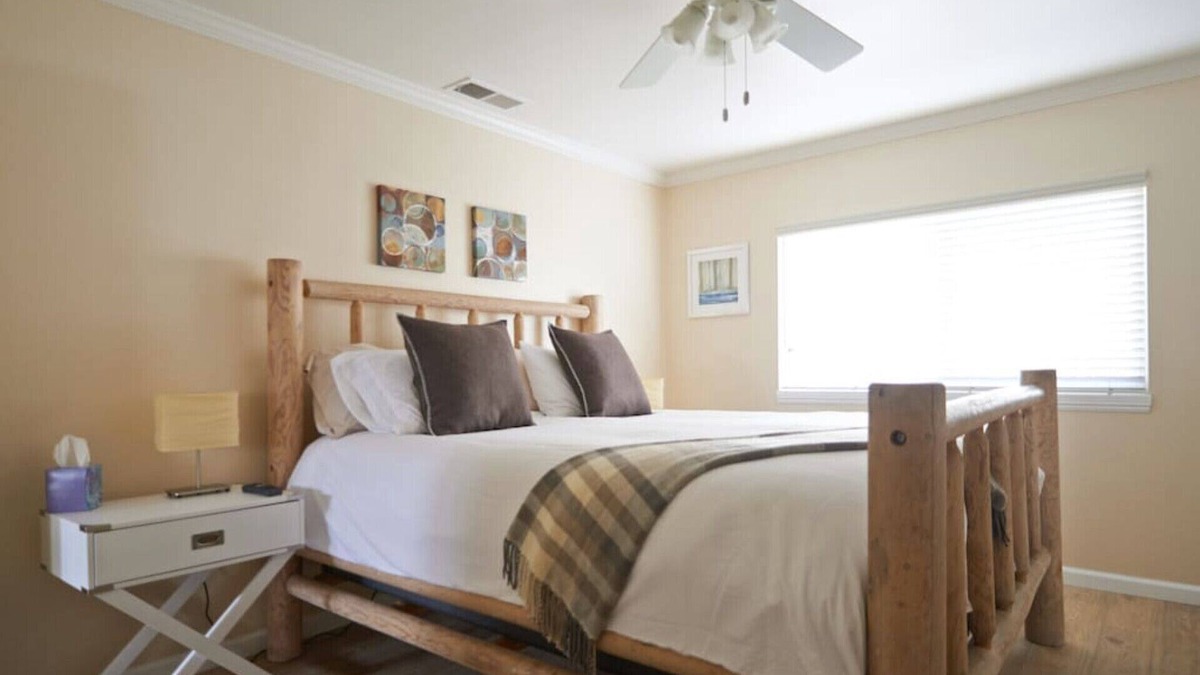 Stanford House | Downtown Palo Alto/Stanford 2 Bdrm