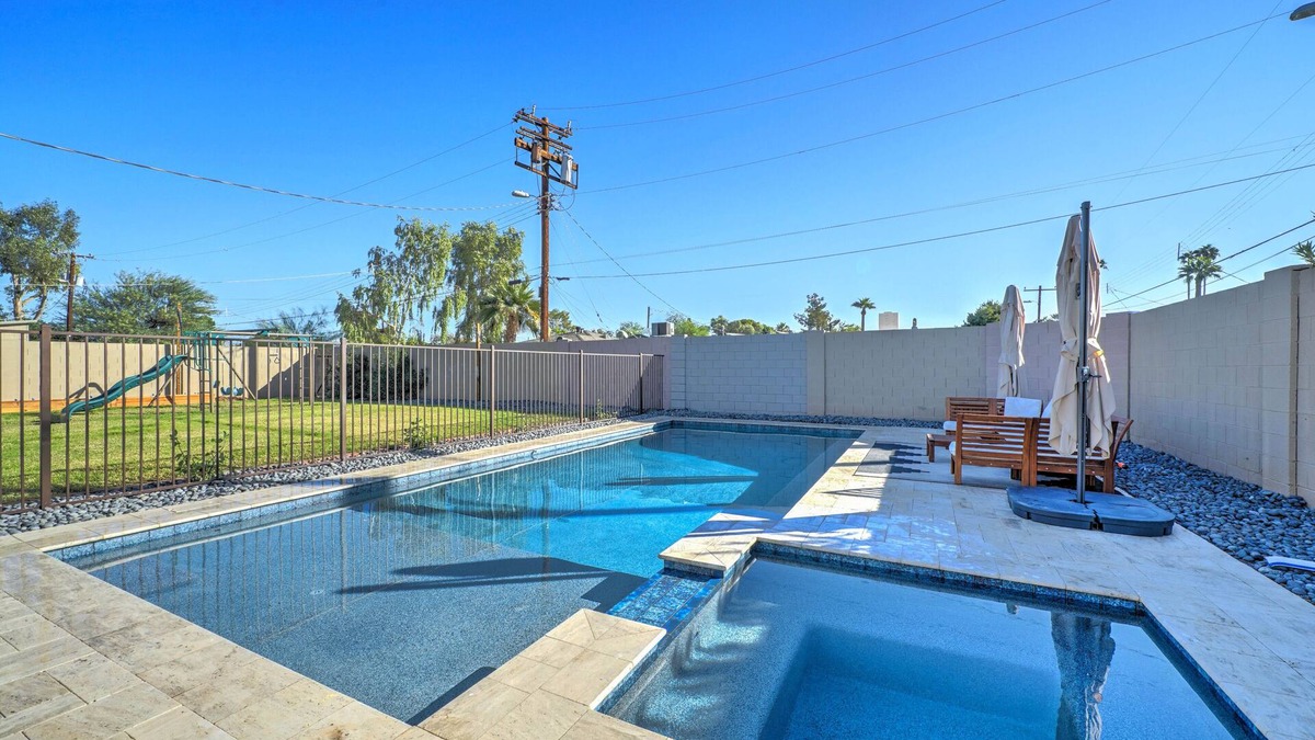 Encanto House | Downtown Paradise🏝 Heated Pool-Spa! #LOCATION🌇🌄