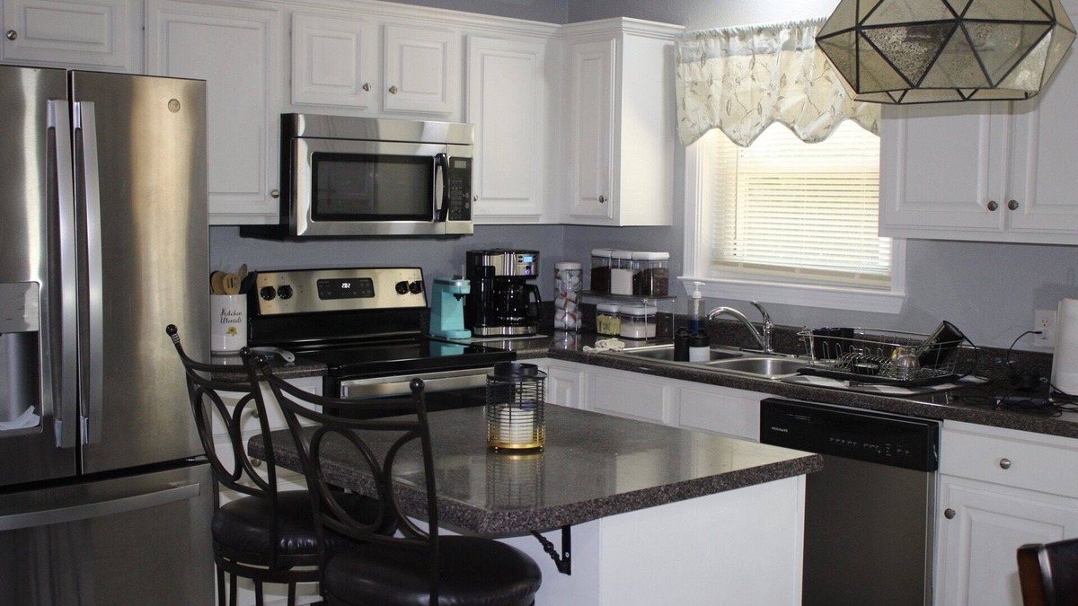 Northwest Pensacola House | Downtown Pensacola Oasis- Near- Dog Friendly Close to Beach