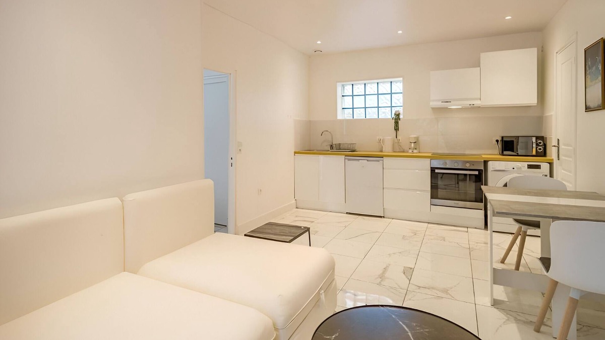 Troyes Apartment | Downtown, quiet and fully equipped F1, wifi