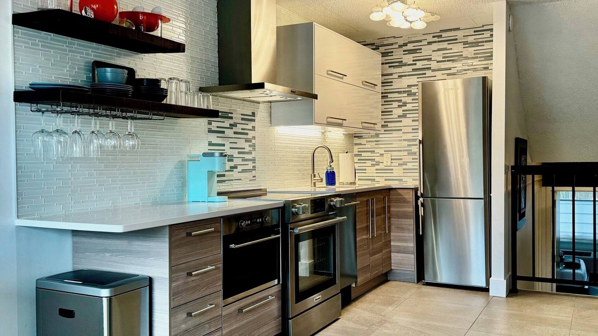 The Pines Condo | Downtown Rehoboth Beach- The Ark 1BR Condo Sleeps 4 w/Balcony & Parking