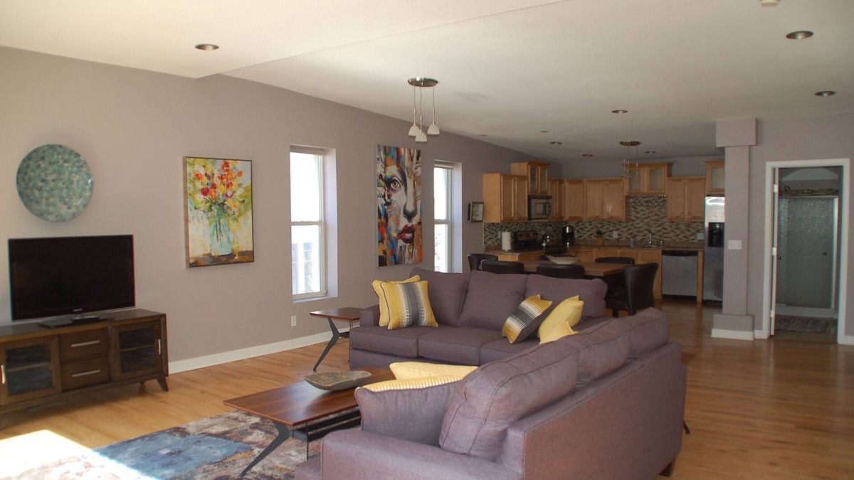 Cole Condo | DOWNTOWN/RINO DISTRICT Beautiful 2 Bedroom 2 Bath Condo