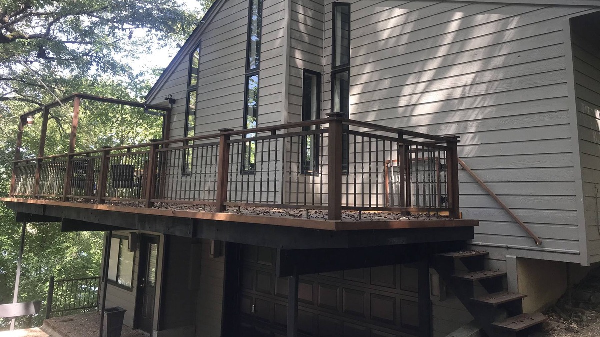 Prairie Creek House | Downtown Rogers LakeFront House