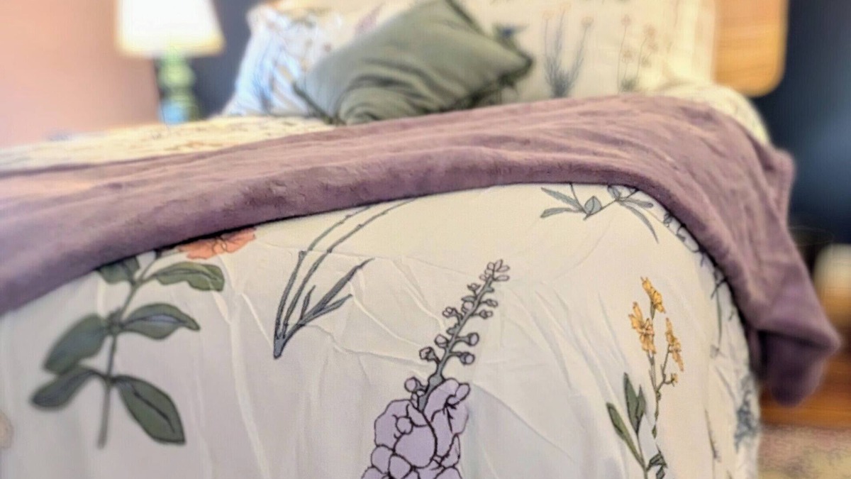 Cumberland Apartment | Downtown Rustic Refuge - Explore the city from this Adventure Base!