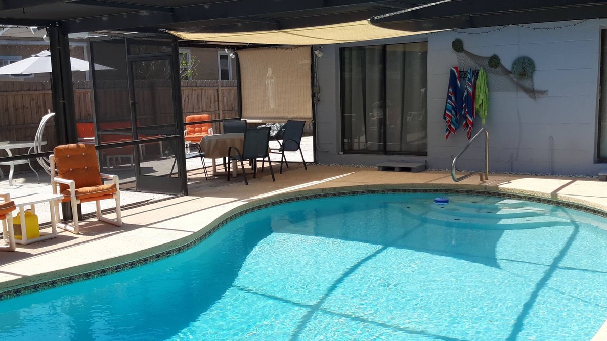 Safety Harbor House | Downtown Safety Harbor 2 Bed 1 Bath Pool Home, 20 minutes from Clearwater beach
