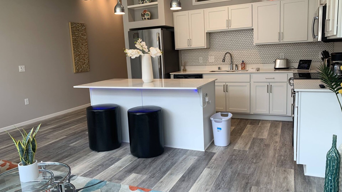 Downtown St. Paul Apartment | Downtown Saint Paul 1 Bd, 1 Bath Apartment at R7 Lofts