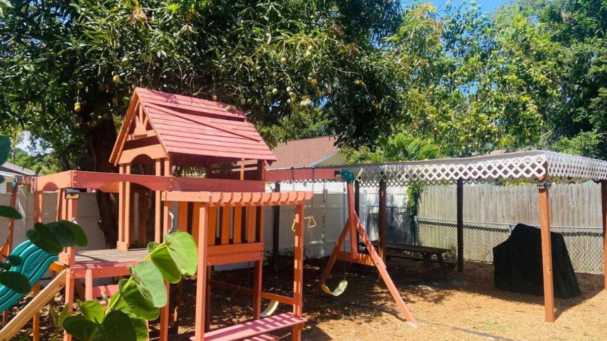 Park East House | Downtown Sarasota Florida Vacation Rental 3BR House, Pet-Friendly, Near Beaches