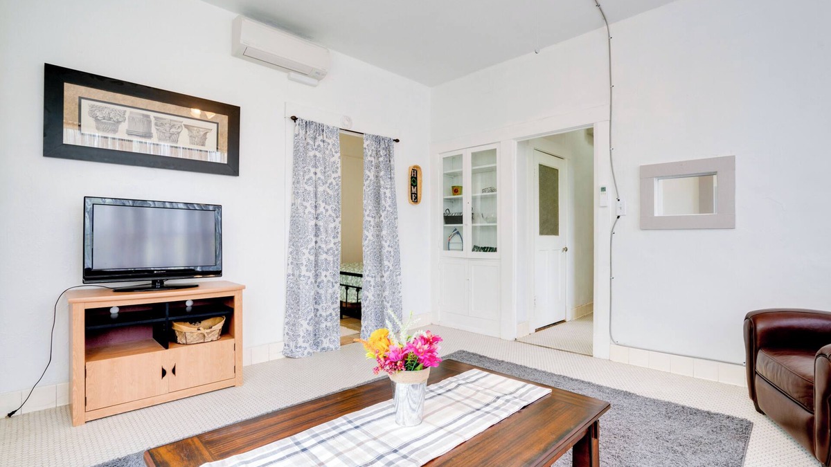 Schertz Apartment | Downtown Schertz Vacation Rental Near Restaurants!