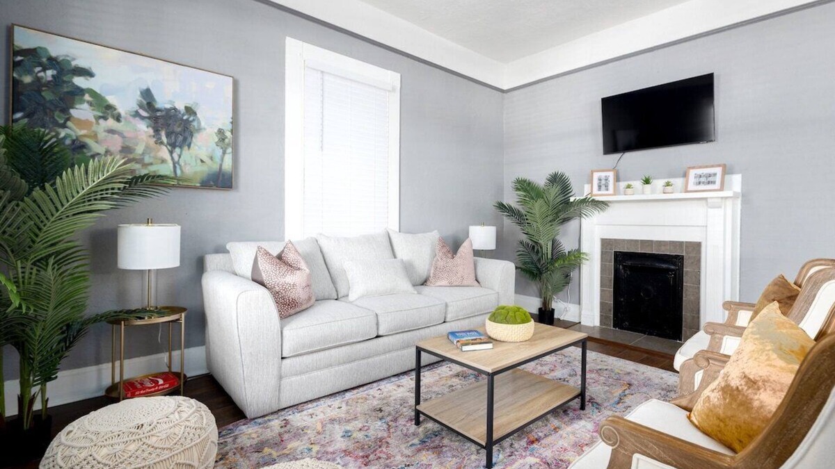Columbus House | Downtown, Single Story & WD, Updated
