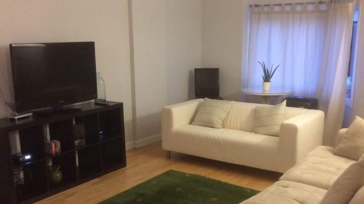 Hull Condo | Downtown ~ Spacious, clean, bright and peaceful