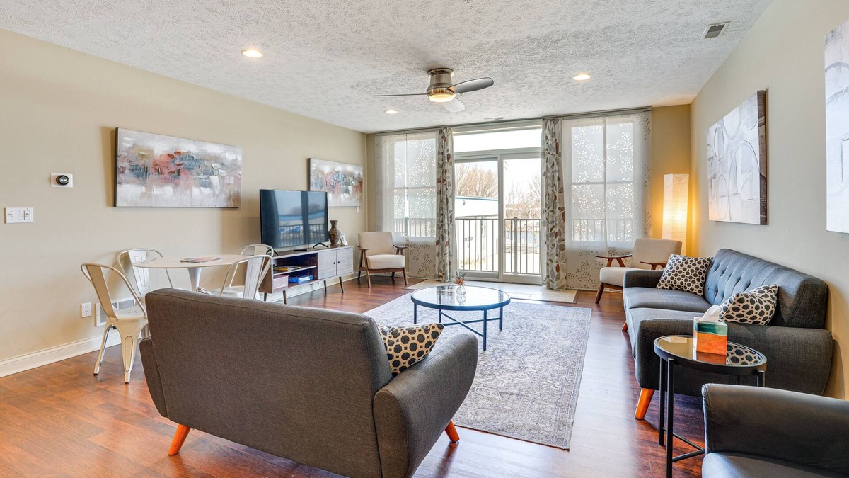 Saint Joseph Condo | Downtown St Joseph Condo w/Balcony & Harbor View