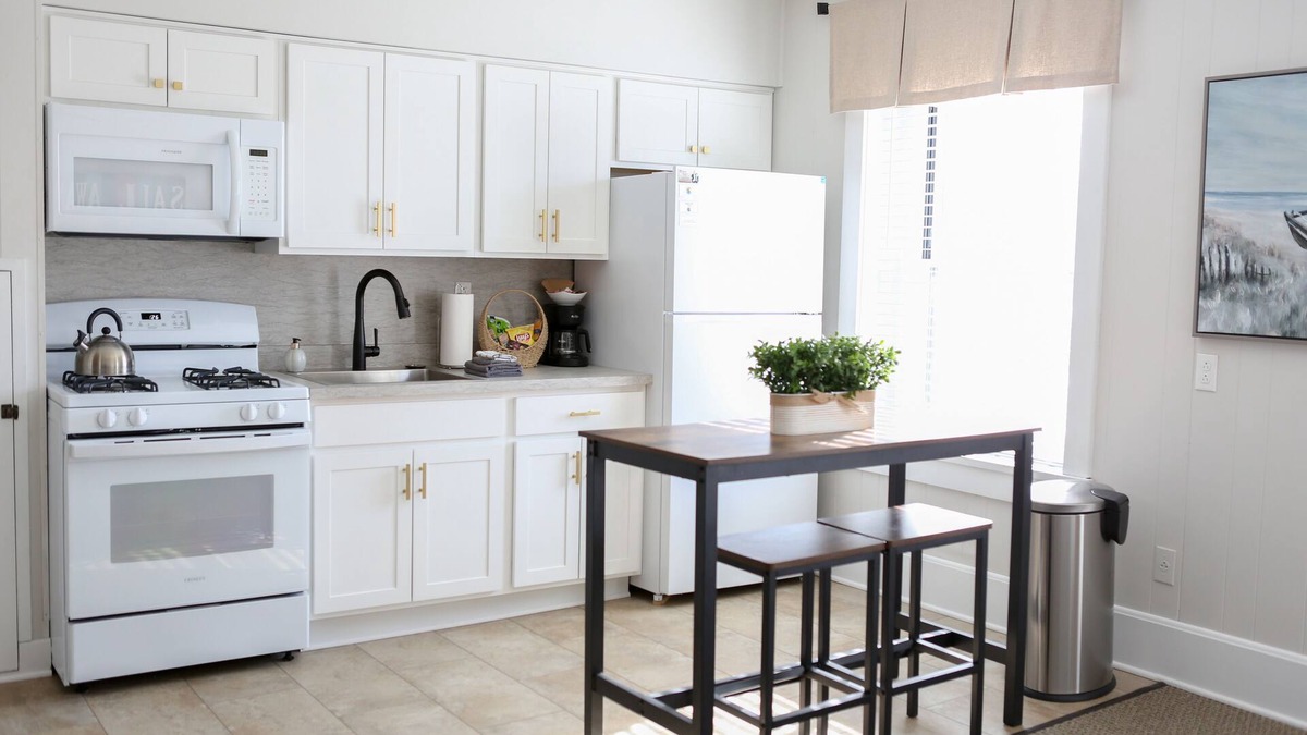 Conneaut Lake Apartment | Downtown Studio at The Lake -Unit 4