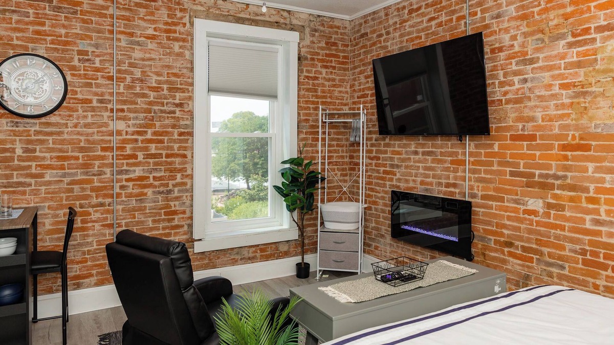 Waverly Apartment | Downtown Studio great for a weekend getaway or longer work stay!