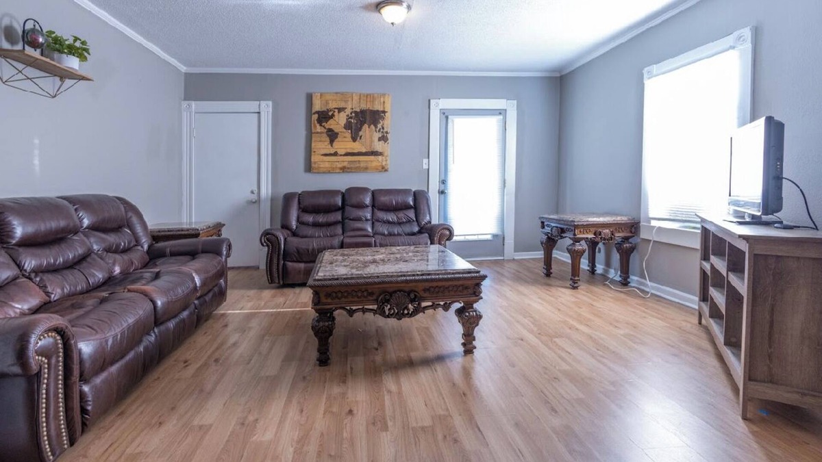 Sulphur Apartment | Downtown sulphur getaway