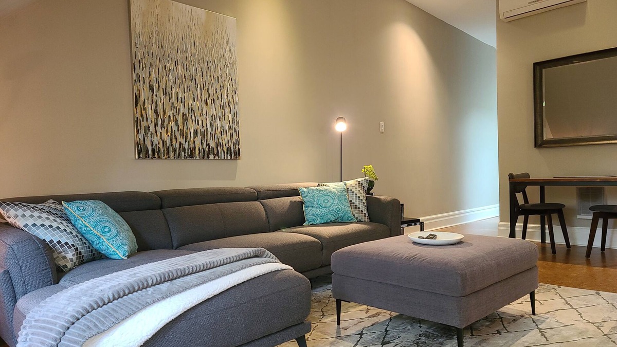 Garden District Apartment | Downtown Toronto Tree-Top Gem