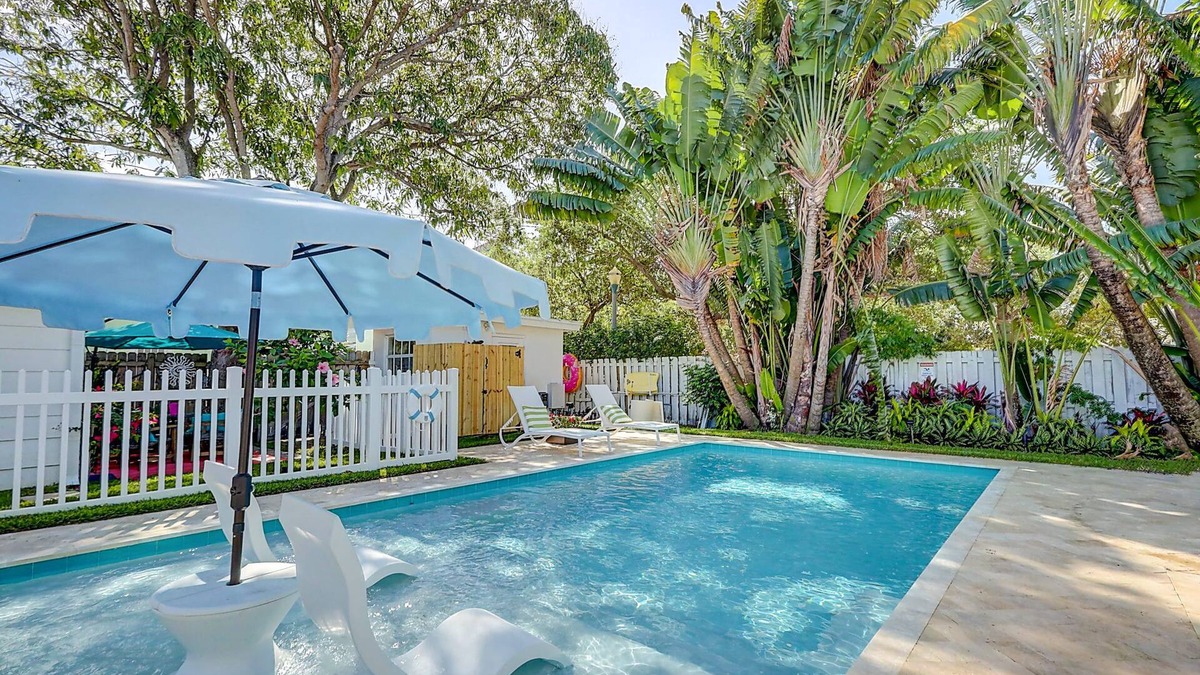 Delray Beach Cottage | Downtown Tropical Oasis- heated Pool/Private fenced yard.
