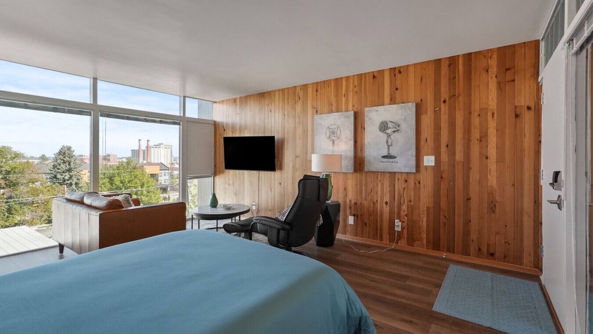 Cliff - Cannon Apartment | Downtown Views Stocked Kitchen Cozy Studio