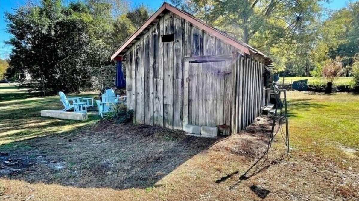 Wendell House | Downtown Wendell 3-Bedroom Farmhousenn
