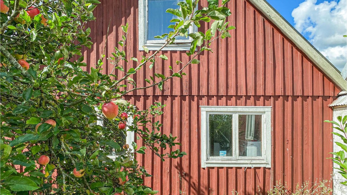 Laholm Apartment | Drømmer I om en ferie med landidyl og smukke solnedgange? Så er denne pæne, funktionelle lejlighed h