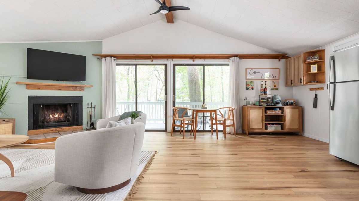 The Woods Cottage | Dragonfly Cottage - Chic, Upscale, Cozy Retreat in The Woods Resort