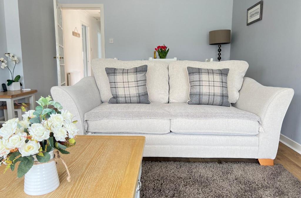 Kilrenny House | Dragonfly - HOT TUB luxury two bedroom cottage
