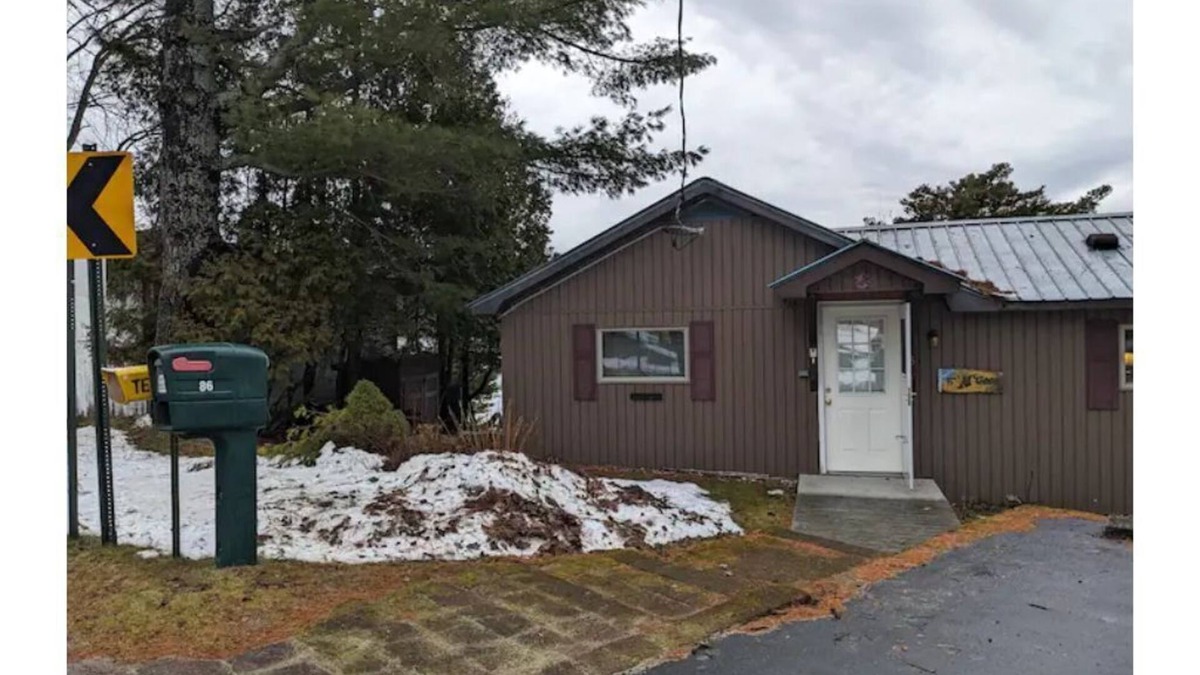 Owls Head House | Dragonfly -Lakefront Cottage