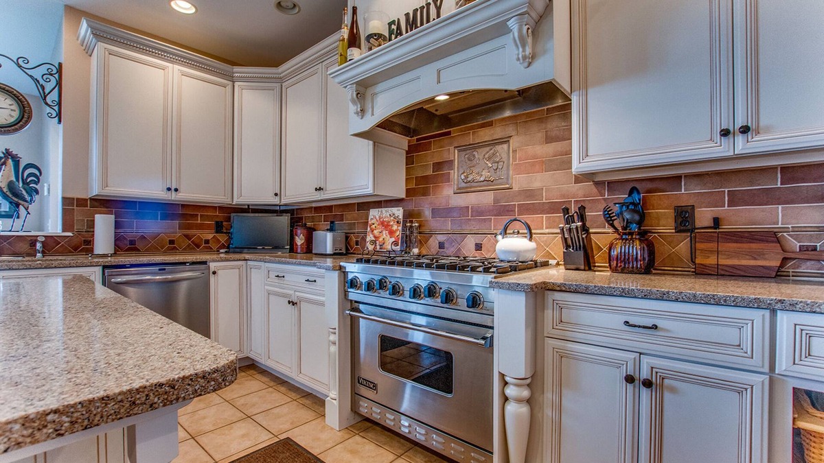 Town of Torrey House | Dragonfly Landing | 5 Bed, 2.5 Bath