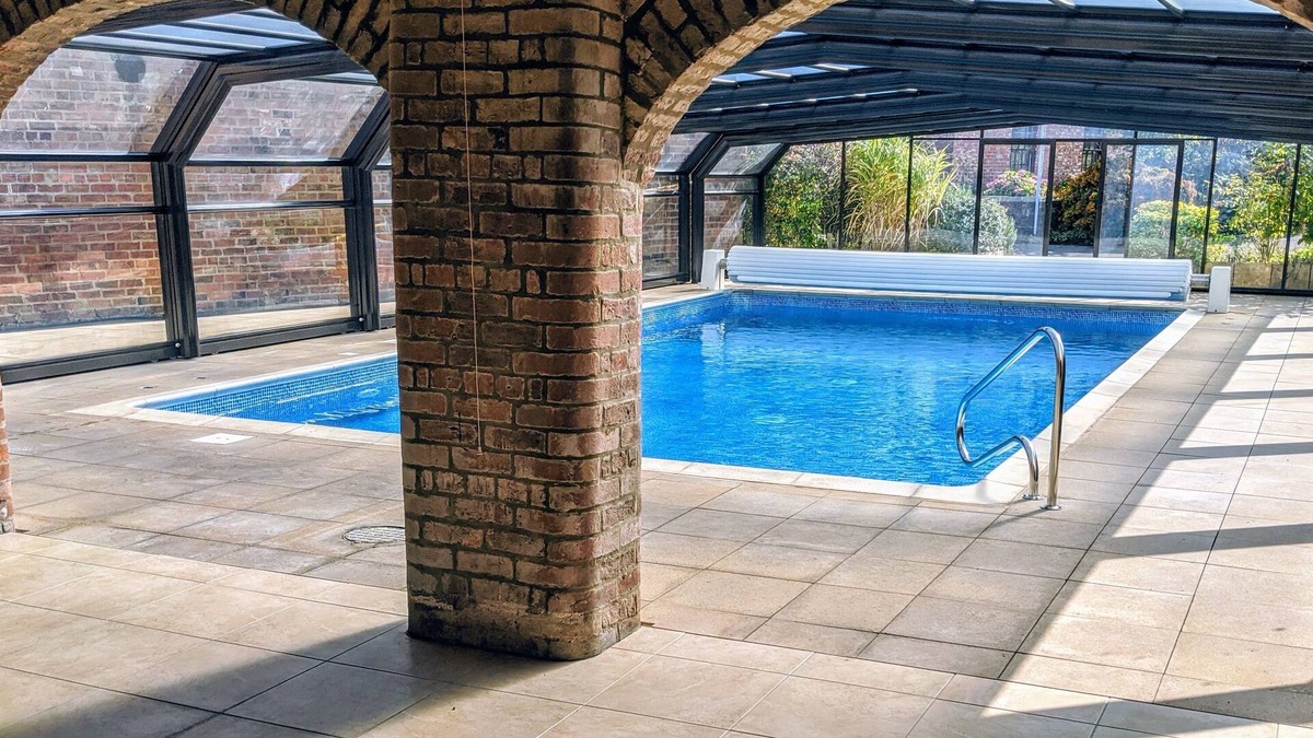 Louth Cottage | Dragonfly Lodge, Covenham Holiday Lodges