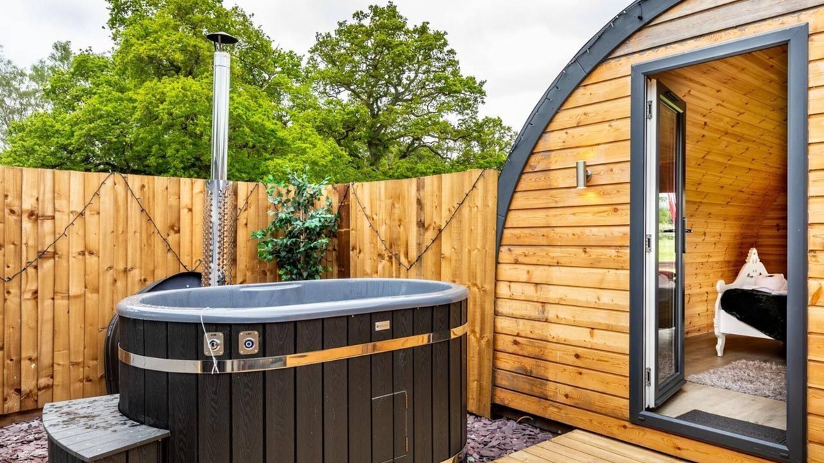 Thetford Cabin | Dragonfly Spa Lodge - Norfolk Holiday Properties