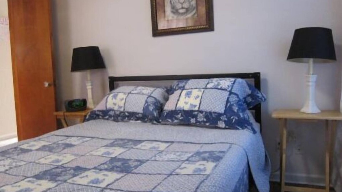 Toledo Apartment | Dragons Roost a cheerful 2 bedroom home in Toledo