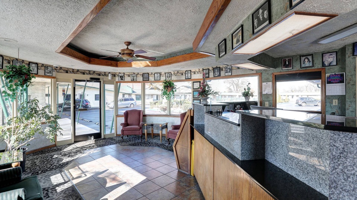 South Nashville Hotel | Drake Inn