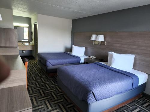 Hendersonville Hotel | Drakes Creek Inn - formerly The Relax Inn