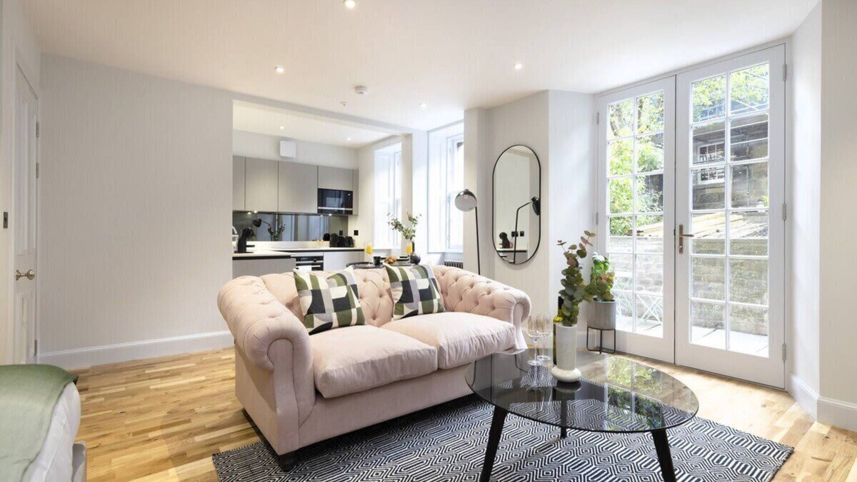 West End Apartment | Drakon Suite - City Centre 1 Bed Studio Apartment