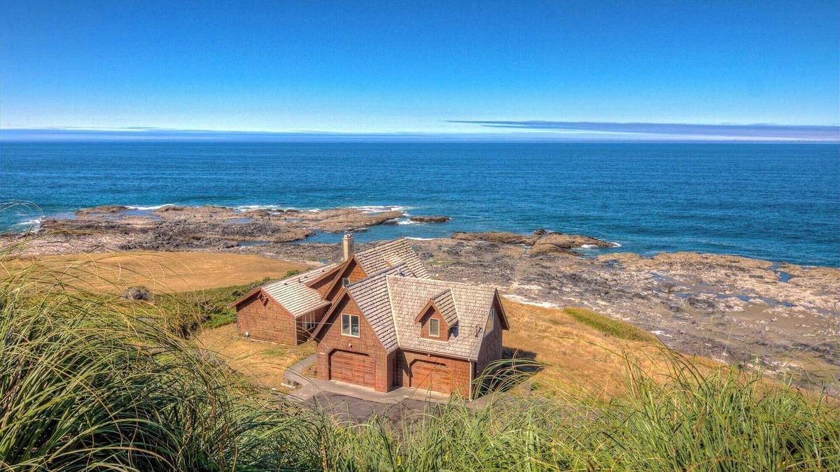 Yachats House | Dramatic Ocean Views. Tidepools. Dog friendly!