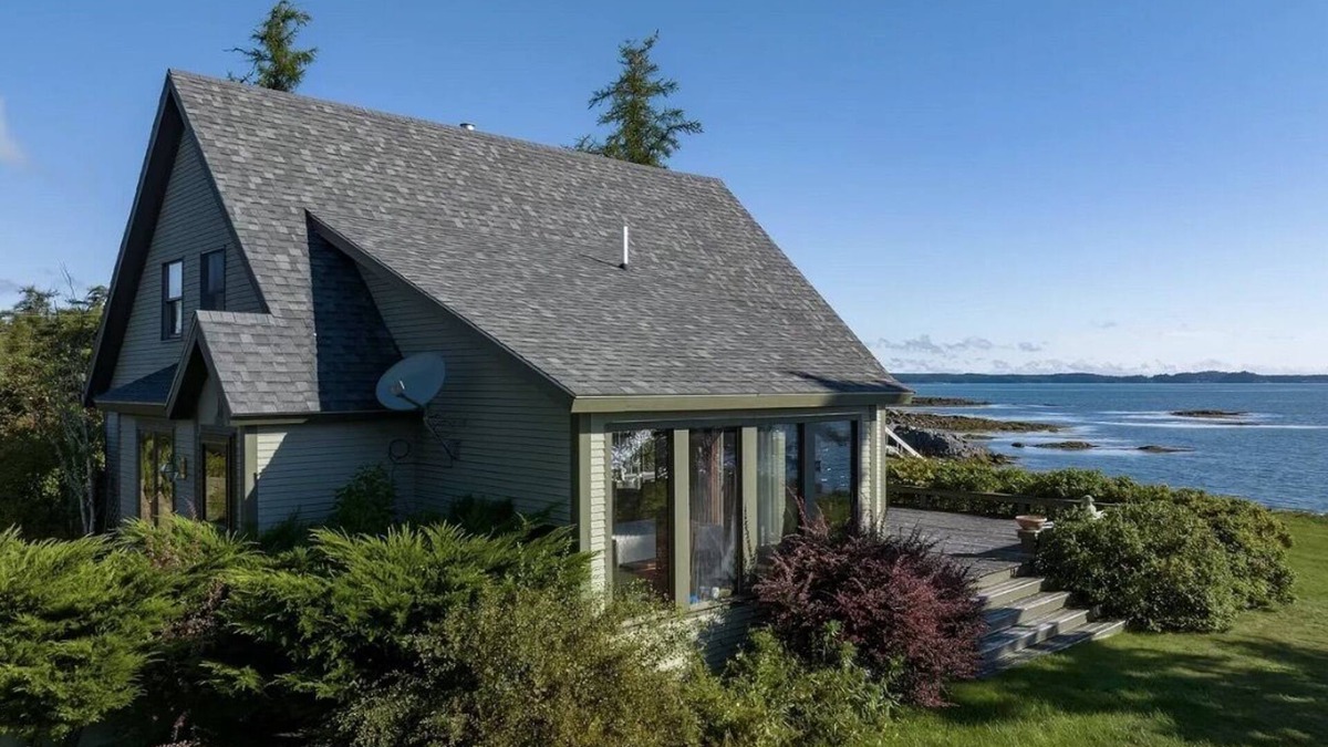 Jonesport House | Dramatic Ocean views from every room of this cozy post&beam Oceanfront property.