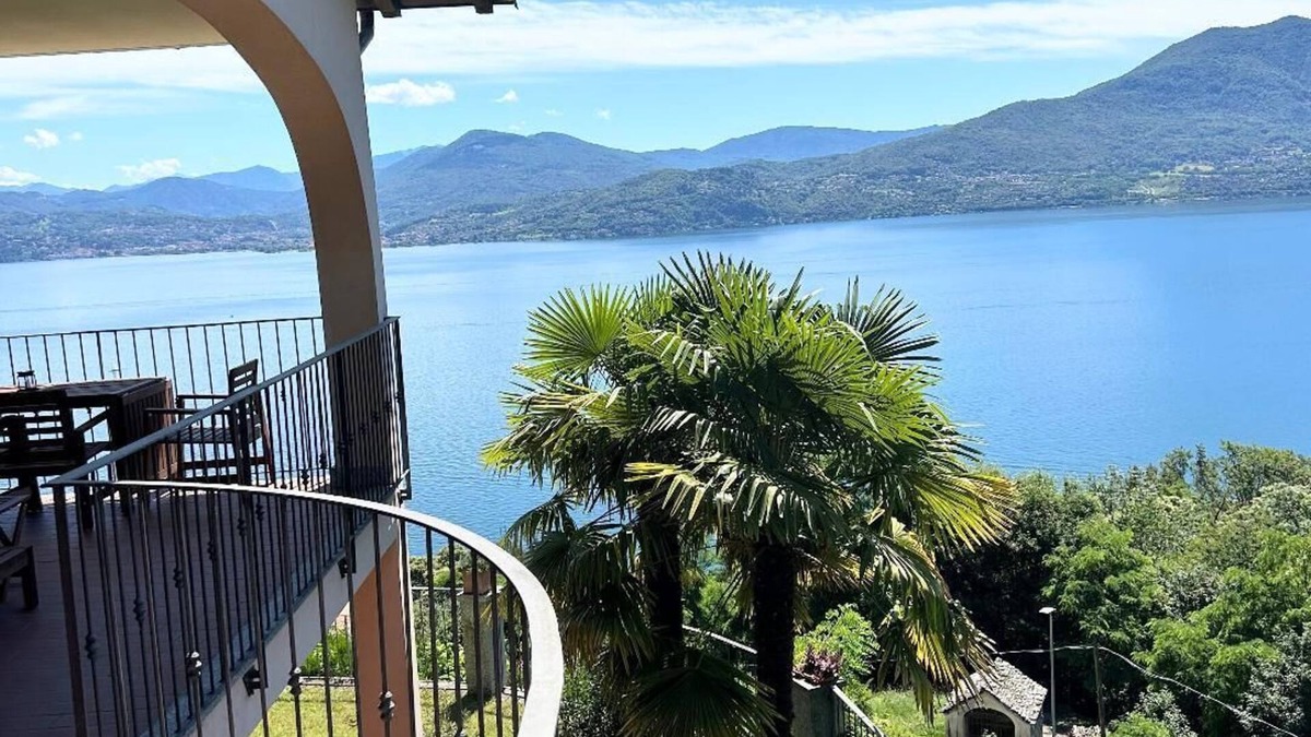 Oggebbio Apartment | Dream balcony with panoramic view + pool on Lake Maggiore