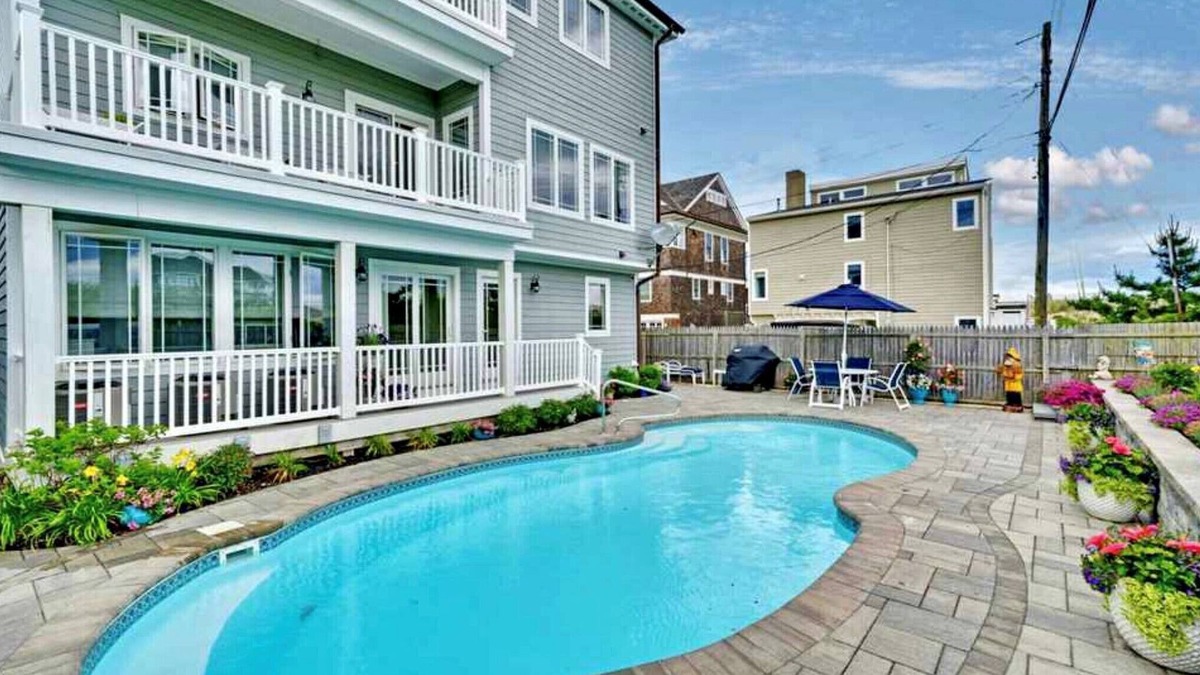 Mantoloking House | Dream Beach House packed with Style, Comfort, and Convenience