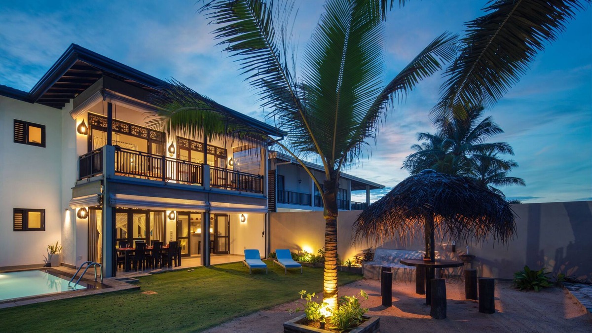 Hikkaduwa Villa | Dream Beach Villas/Villa Araliya, luxury villa right on the white sand beach