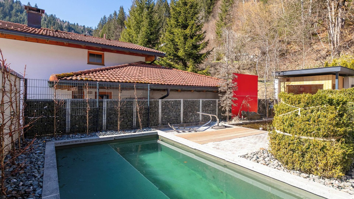 Hopfgarten im Brixental Ski Chalet | Dream Chalet with Sauna, Pool, 200m to Ski Bus