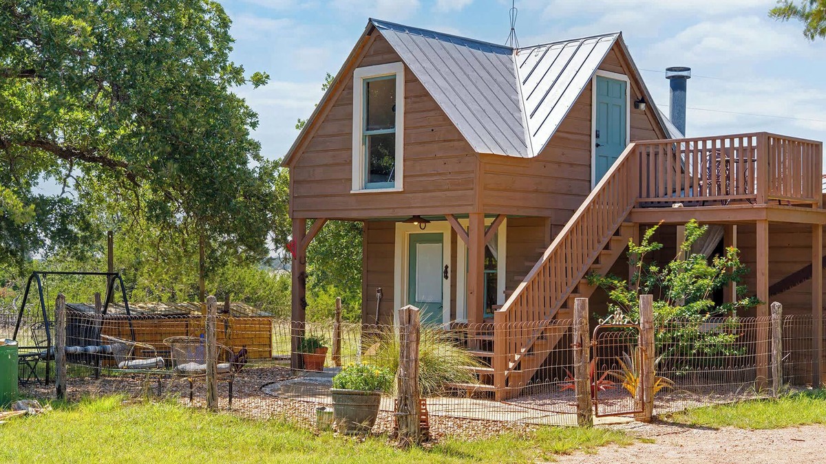 Fredericksburg Cabin | Dream Catcher, Hot tub, Fire Pit, Pet stay Free