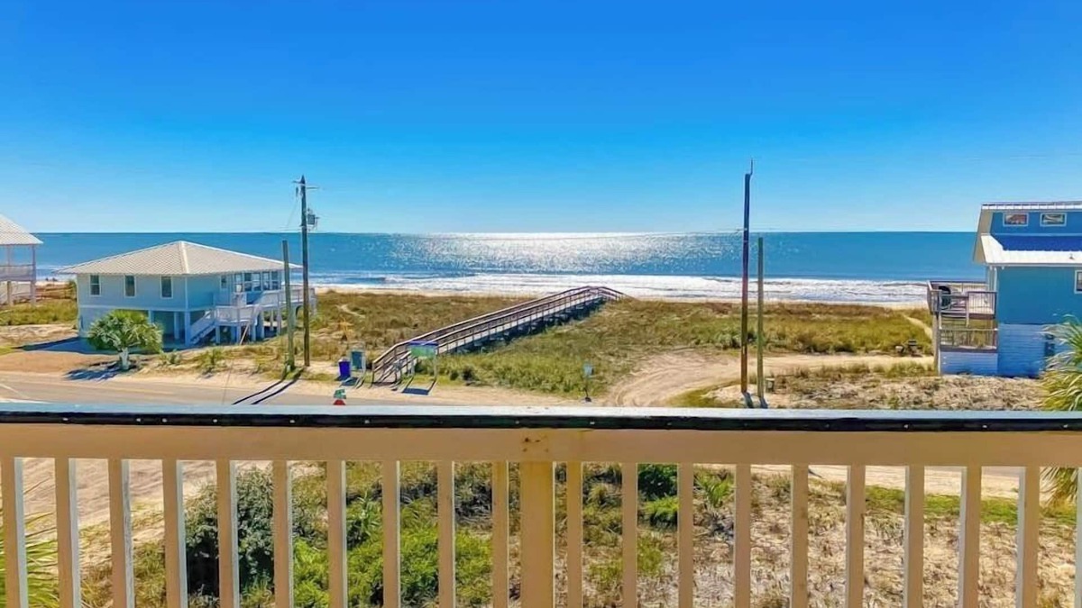 East End House | Dream Chaser, Private Pool, Hot Tub, Pet Friendly