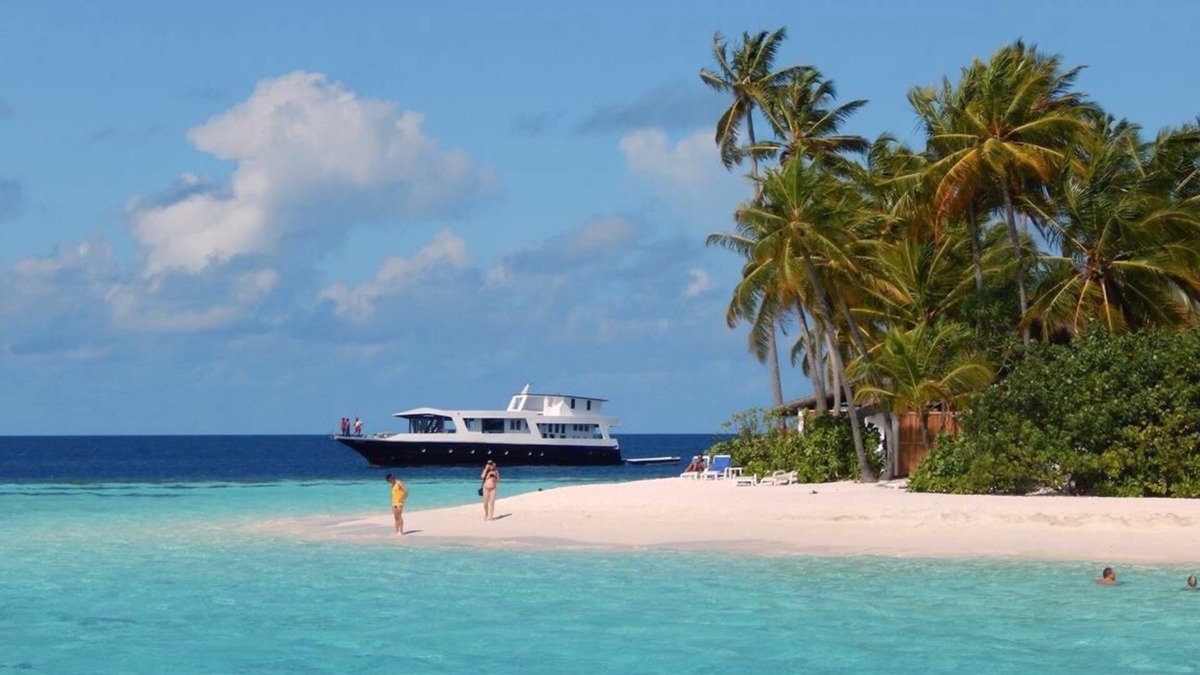 Male Boat Rental | Dream cruise in the Maldives