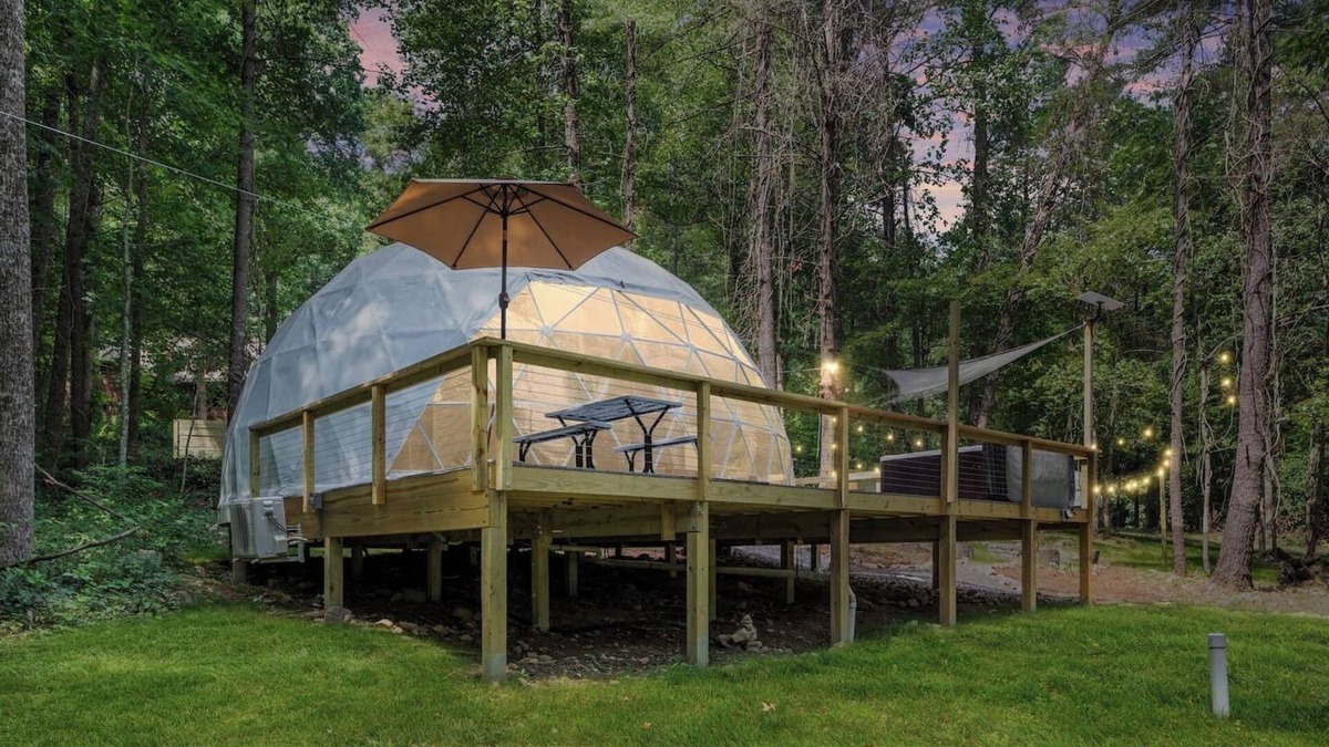 Luray House | Dream Dome - Romantic Retreat + Wifi A/C + Hot Tub