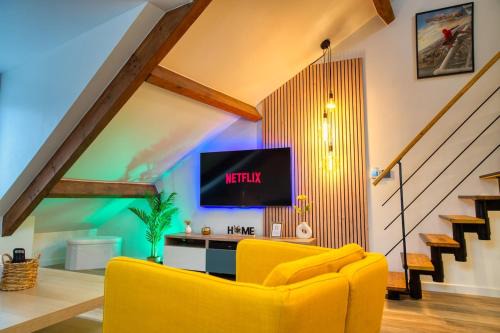 Montry Apartment | Dream Factory - Loft & Private Cinema 6P, 8 minutes from Disneyland
