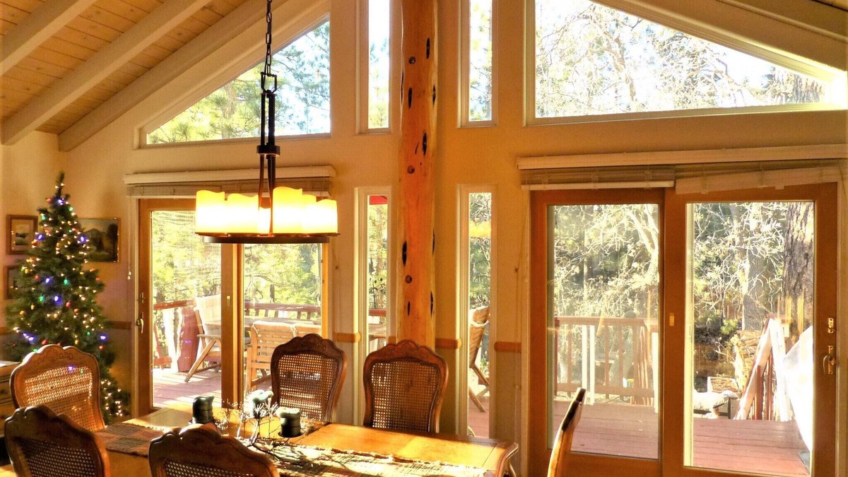 The Village House | Dream Getaway-Secluded Spa-Walk to Village and Pineknot Trailhead-Plus King Bed