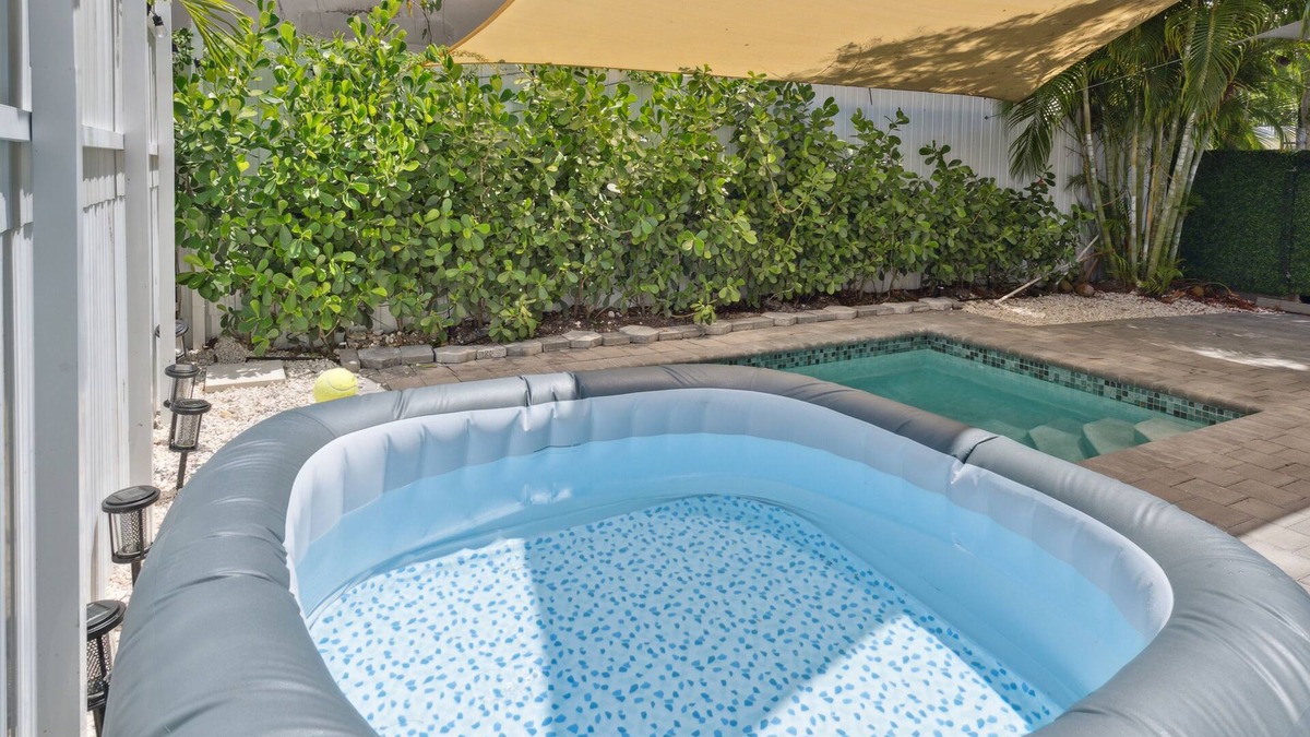 Coral Way House | Dream Haven home 3B-2.5B – Last Minute Booking Sale!
